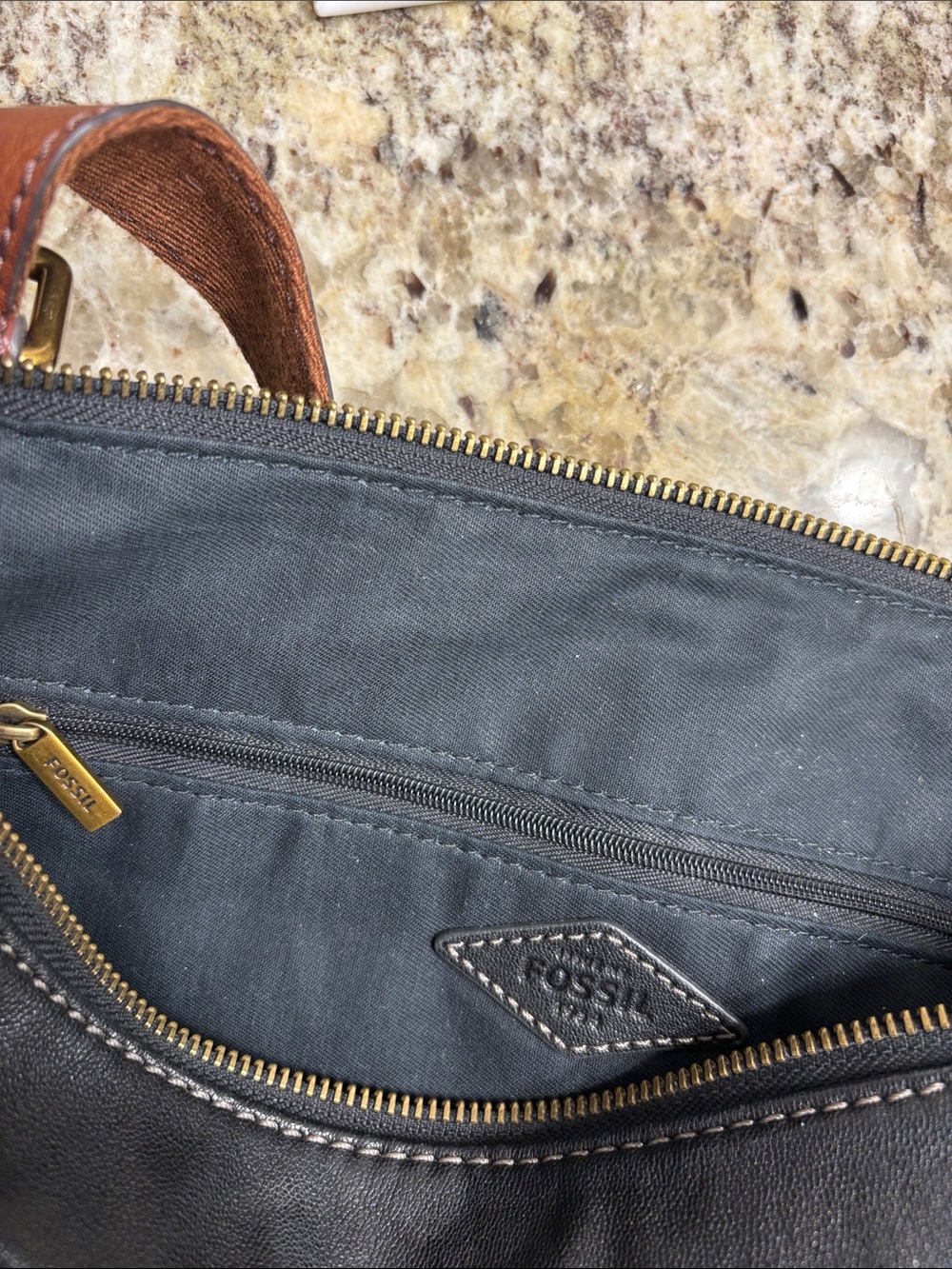 Fossil convertible crossbody, black leather - Picture 14 of 16